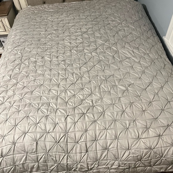 Pottery Barn Bedding Pottery Barn Queen Size Comforter Poshmark